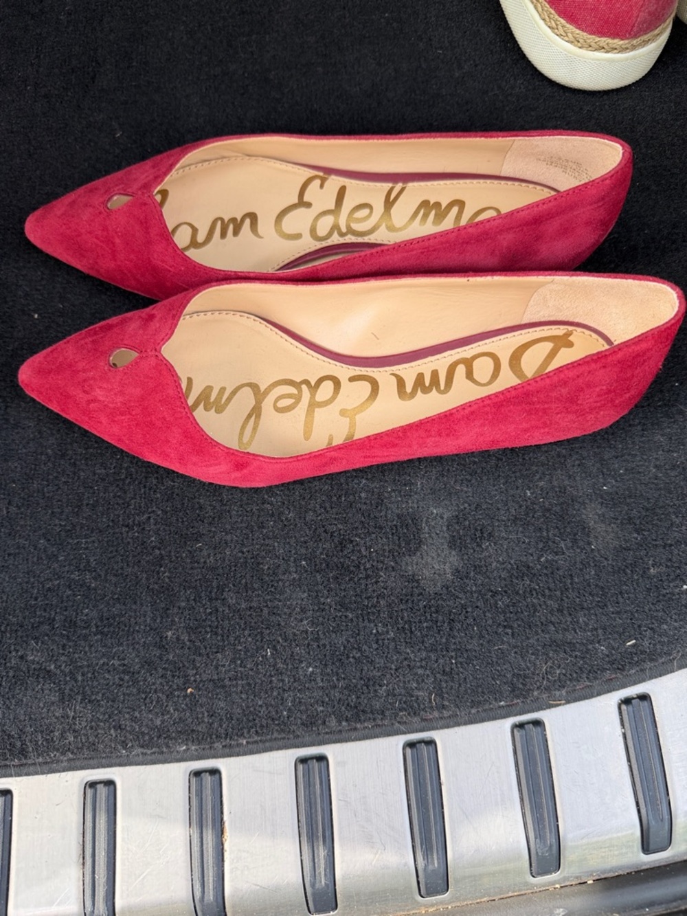Sam Edelman Women's Burgundy Suede Pointed-Toe Flats Size 6.5 - Picture 2 of 6